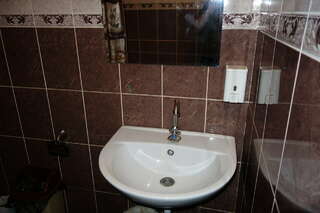 Гостиница Сафари Краснодар Улучшенный номер с кроватью размера «king-size»-3