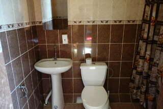 Гостиница Сафари Краснодар Четырехместный номер «Комфорт»-8